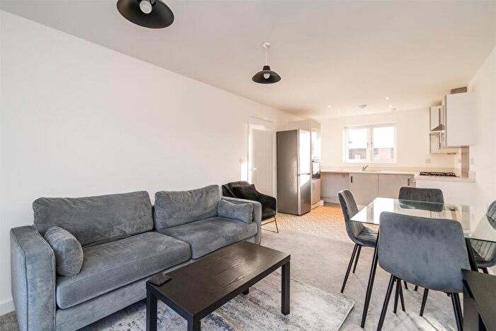 1 Bedroom Apartment To Rent In Newman Square, Shirley, B90