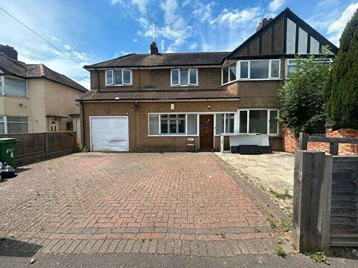 7 Bedroom House To Rent In Aldborough Spur, Slough, Berkshire, SL1