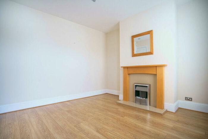 2 Bedroom End Of Terrace House To Rent In Broad Lane, Bramley, LS13