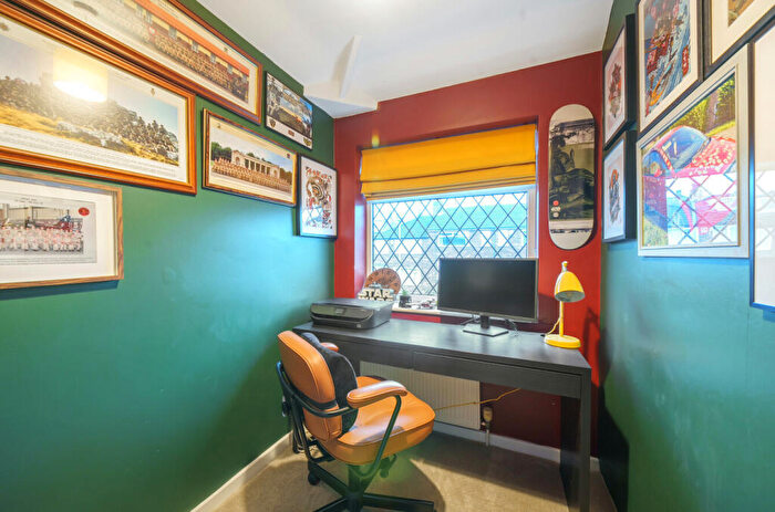 3 Bedroom End Of Terrace House For Sale In Parkville Place, Leeds, West Yorkshire, LS13