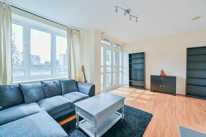 2 Bedroom Flat To Rent In Linsey Street, Bermondsey, London, SE16