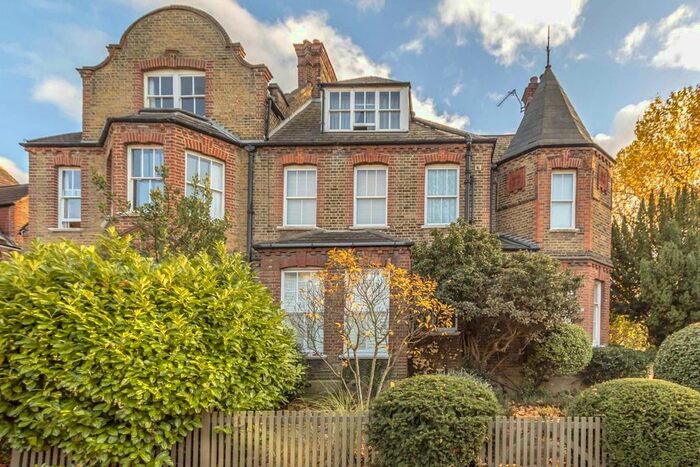 2 Bedroom Flat To Rent In Criffel Avenue, London, SW2