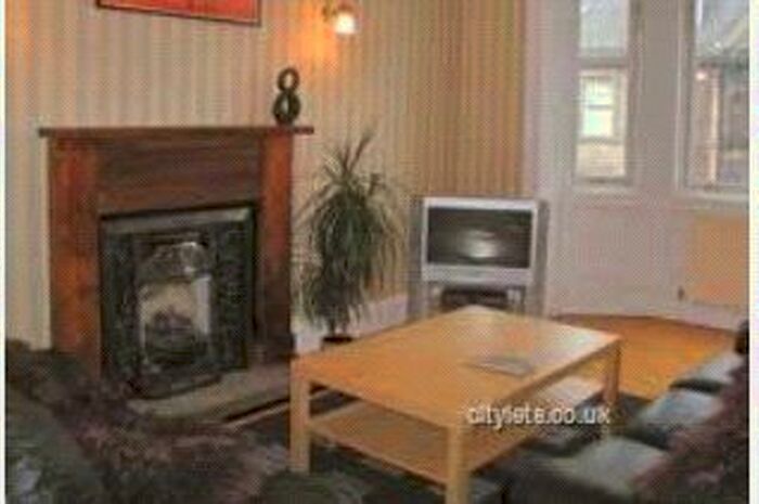 2 Bedroom Flat To Rent In Lochrin Buildings, Edinburgh, EH3