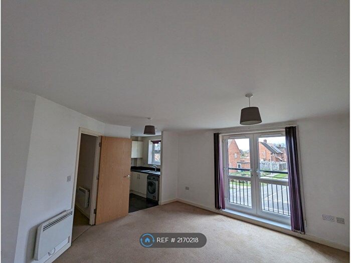 2 Bedroom Flat To Rent In Gray Court, Stevenage, SG1
