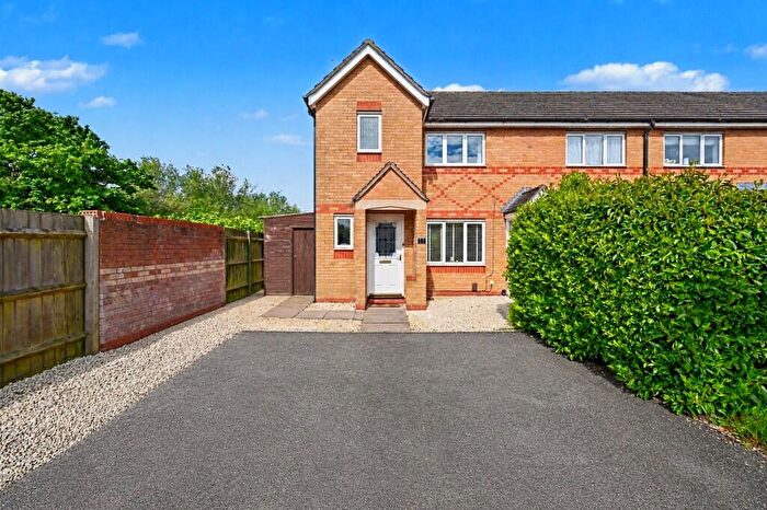 3 Bedroom End Of Terrace House For Sale In Ajax Close, Waterside, Rugby, CV21