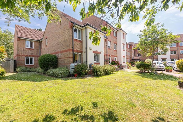 1 Bedroom Flat For Sale In Albert Road, Staple Hill, Bristol, BS16