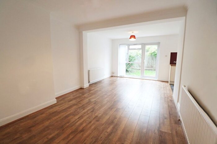 2 Bedroom Flat To Rent In Hartfield Road, Wimbledon, London, SW19