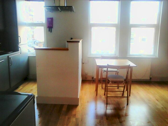 1 Bedroom Flat To Rent In The Grove, London, W5