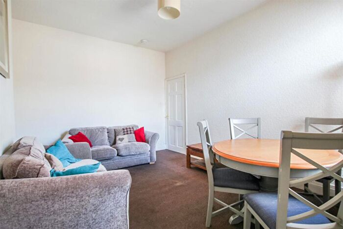 3 Bedroom Flat To Rent In £pppw - Tavistock Road, West Jesmond, NE2