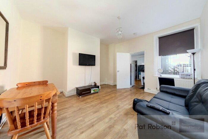 2 Bedroom Flat To Rent In Mowbray Street, Heaton, Newcastle-Upon-Tyne, NE6