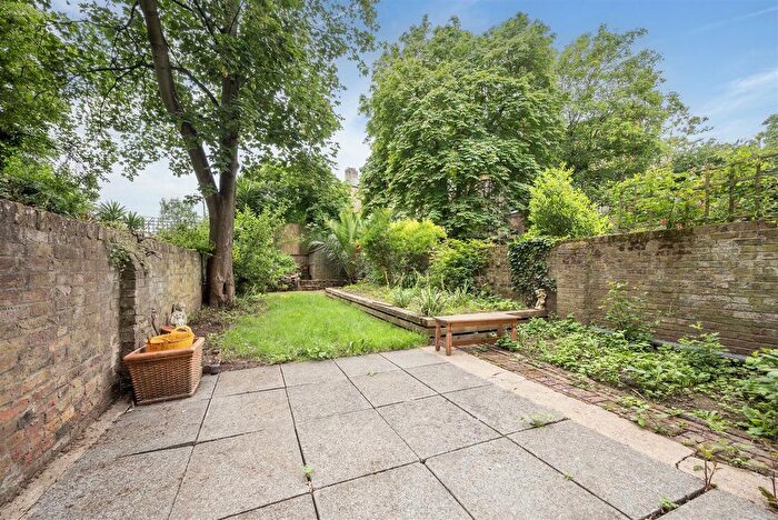 2 Bedroom Flat To Rent In Elgin Avenue, Maida Vale, W9