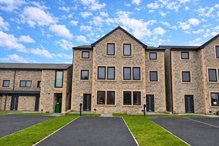 4 Bedroom Semi Detached House For Sale In Manywells, Cullingworth, Bradford, BD13