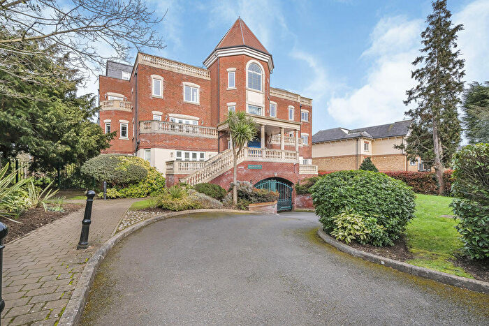 3 Bedroom Apartment For Sale In Eastwick Lodge, Village Road, Enfield, EN1