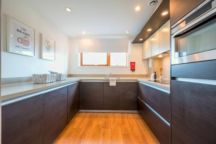 2 Bedroom Flat To Rent In Campbell Road, Bow, London, E3