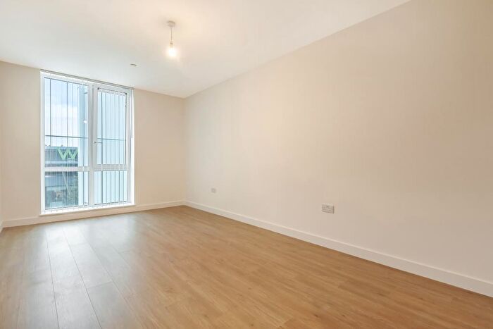 2 Bedroom Apartment To Rent In Royal Winchester House, Bracknell, RG12