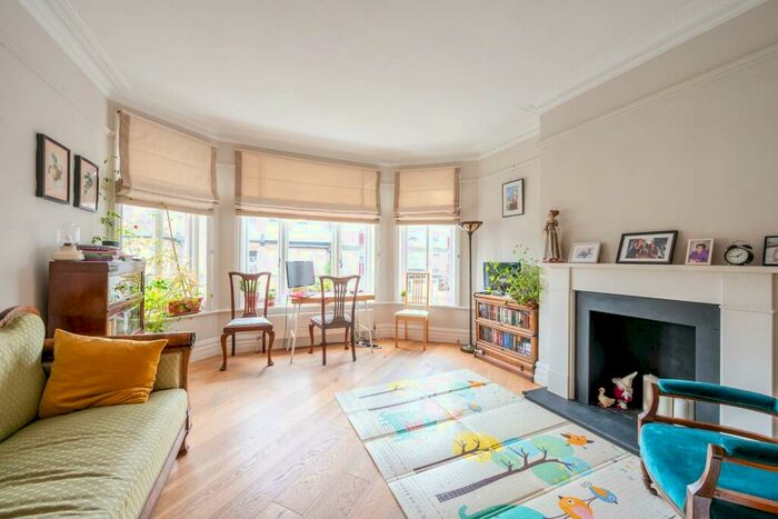 2 Bedroom Flat To Rent In Castelnau Gardens, Castelnau, London, SW13