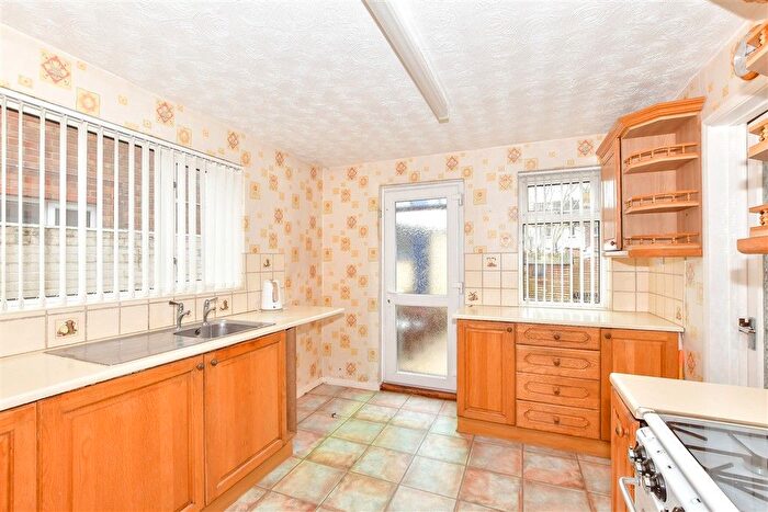 3 Bedroom Semi-detached House For Sale In Parkhouse Farm Way, Havant, Hampshire, PO9