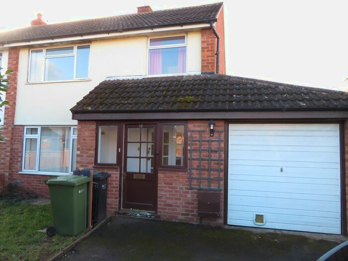 3 Bedroom Semi-Detached House To Rent In St. Vincents Close, Lower Bullingham, Hereford, HR2