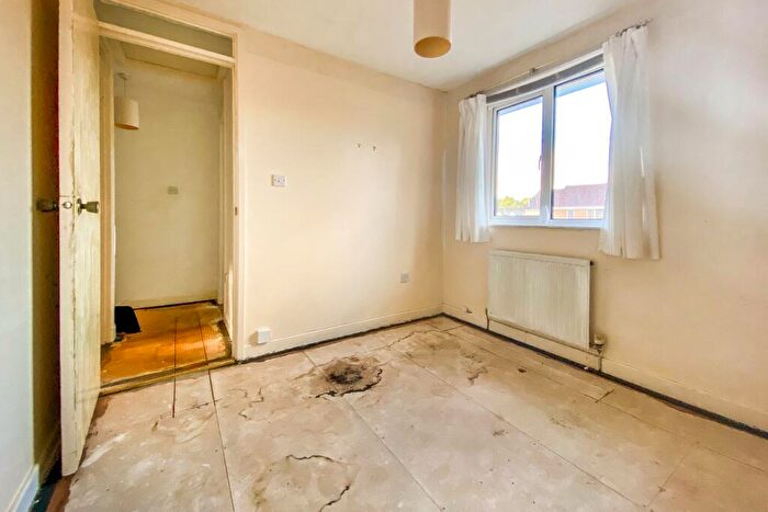 2 Bedroom End Of Terrace House For Sale In Cloudberry Road, Swindon, Wiltshire, SN25
