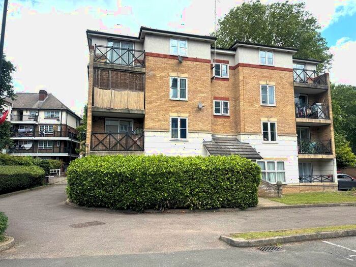 2 Bedroom Apartment To Rent In Stoneyard Lane, London, E14