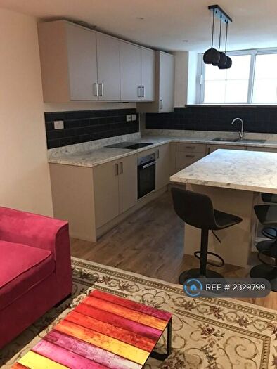 4 Bedroom Flat To Rent In Lydgate Lane, Sheffield, S10