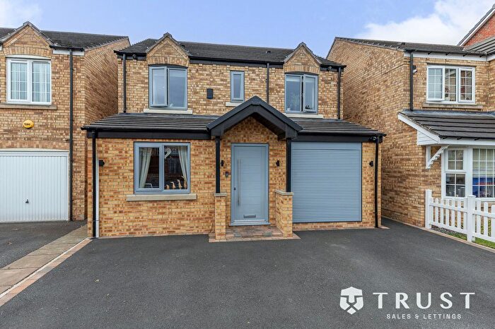 4 Bedroom Detached House For Sale In Little Green Lane, Heckmondwike, WF16