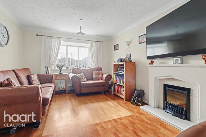 3 Bedroom Detached Bungalow For Sale In Hazelville Close, Harwich, CO12