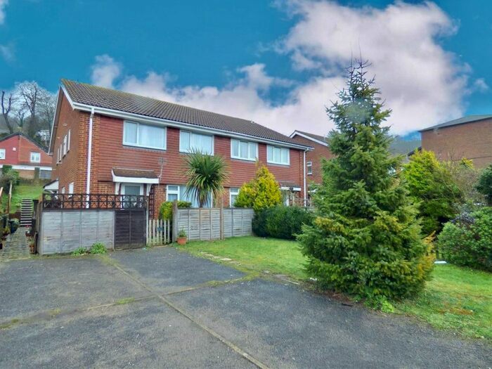 2 Bedroom End Of Terrace House To Rent In Leyburne Road, Dover, CT16