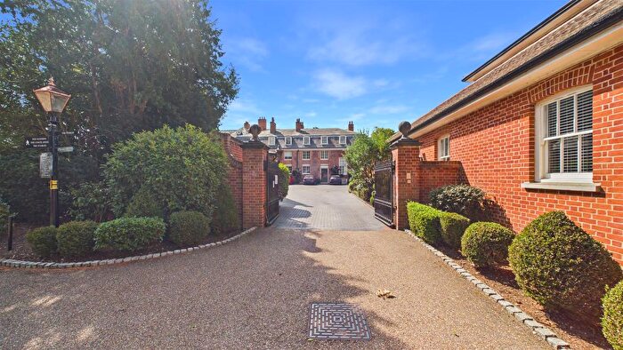 1 Bedroom Flat For Sale In Balls Park, Hertford, SG13