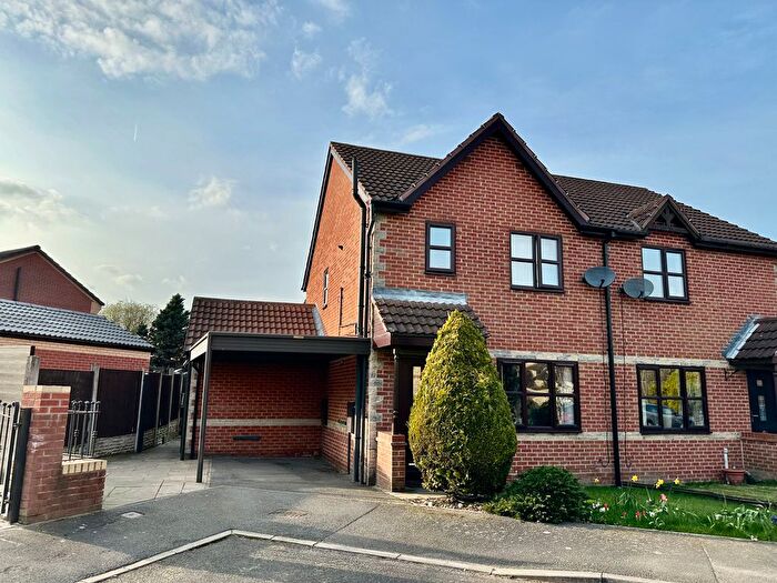 3 Bedroom Semi-Detached House For Sale In Orchard Close, Kirk Sandall, Doncaster, DN3