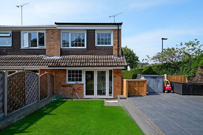 3 Bedroom Semi-Detached House For Sale In Harcourt Rise, Chapeltown, Sheffield, S35