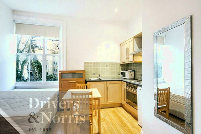 Apartment To Rent In Buckland Crescent, Belsize Park, London, NW3