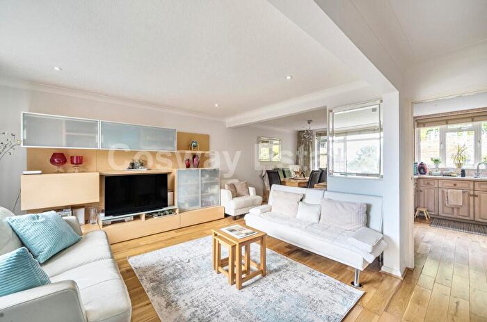 4 Bedroom Semi Detached House To Rent In The Reddings, Mill Hill, NW7