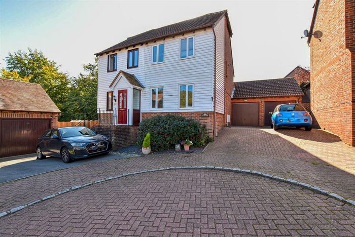 2 Bedroom Semi-Detached House To Rent In Silver Tree Close, Walderslade Woods, ME5