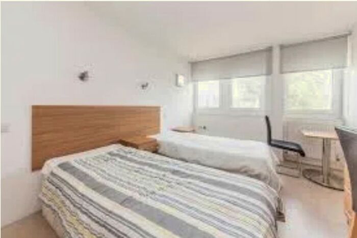 Studio To Rent In Jeffreys Road, Clapham Stockwell, London, SW4