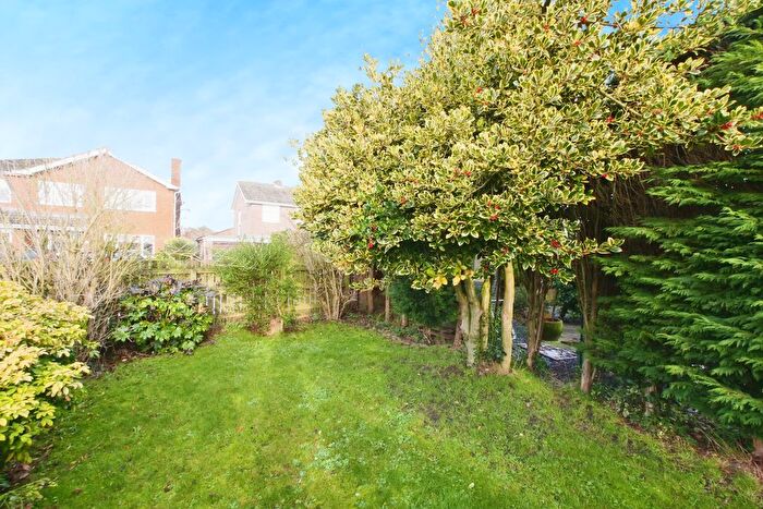 4 Bedroom Detached House For Sale In Lorraine Avenue, Elvington, York, YO41