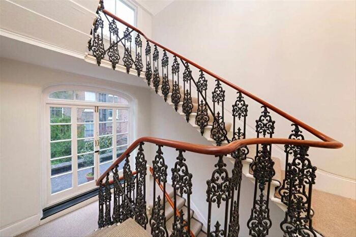 1 Bedroom Flat To Rent In Palace Gardens Terrace, Kensington, W8