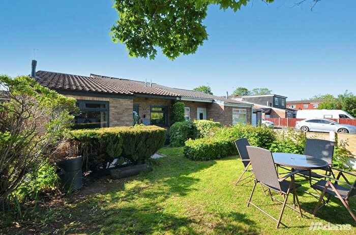 3 Bedroom Semi-Detached Bungalow For Sale In The Copse, Runcorn, WA7