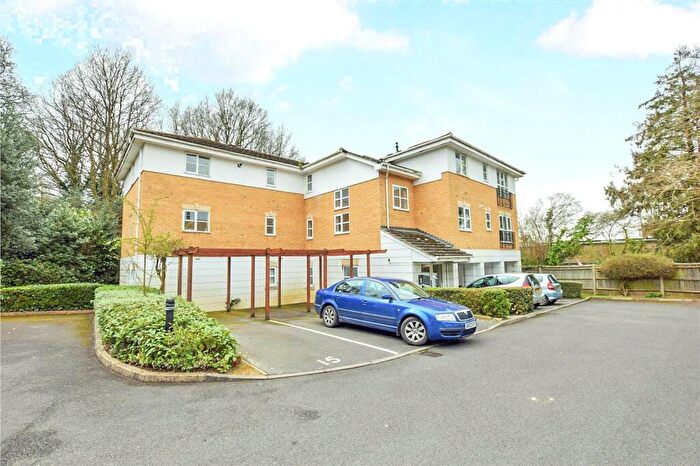 2 Bedroom Apartment To Rent In Sabin Gates, Old Bracknell Lane East, Bracknell, Berkshire, RG12