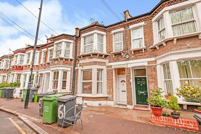 2 Bedroom Flat To Rent In Childeric Road, London, SE14