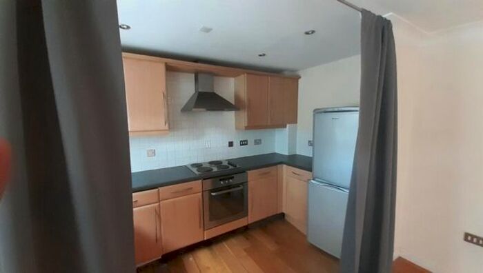 2 Bedroom Property To Rent In Bradford Road, Birkenshaw, Bradford, BD11