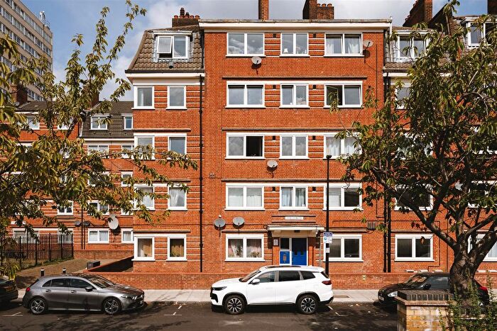 Studio For Sale In Digby Street, London, E2