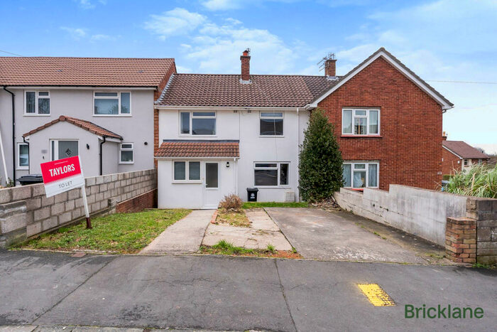 3 Bedroom House To Rent In Huntingham, BS13