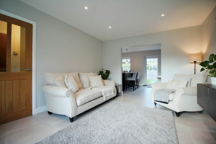 3 Bedroom Terraced House To Rent In Pinfold Court, Handbridge, Chester, CH4