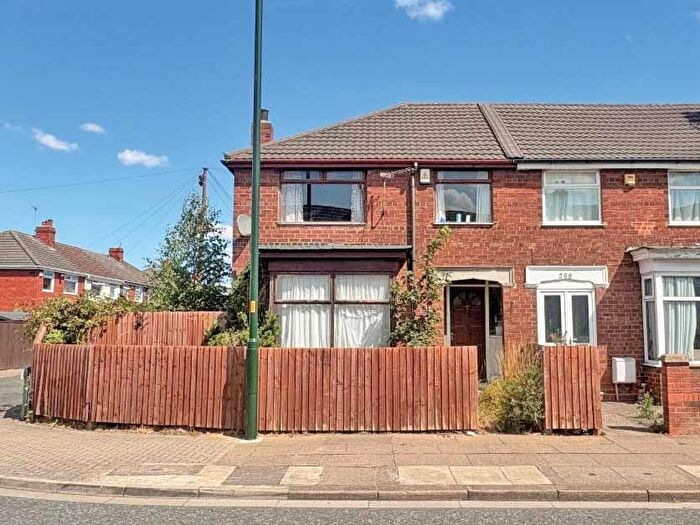3 Bedroom End Terrace House For Sale In Cromwell Road, Grimsby, DN31