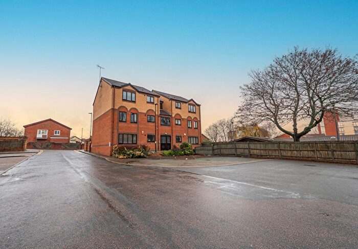 2 Bedroom Flat For Sale In Ashton Croft, Birmingham, B16