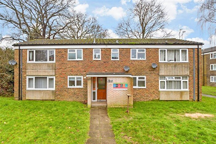1 Bedroom Flat For Sale In Greenacres, Furnace Green, Crawley, West Sussex, RH10