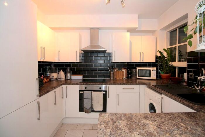 1 Bedroom Flat To Rent In Wilmot Street, Bethnal Green, E2