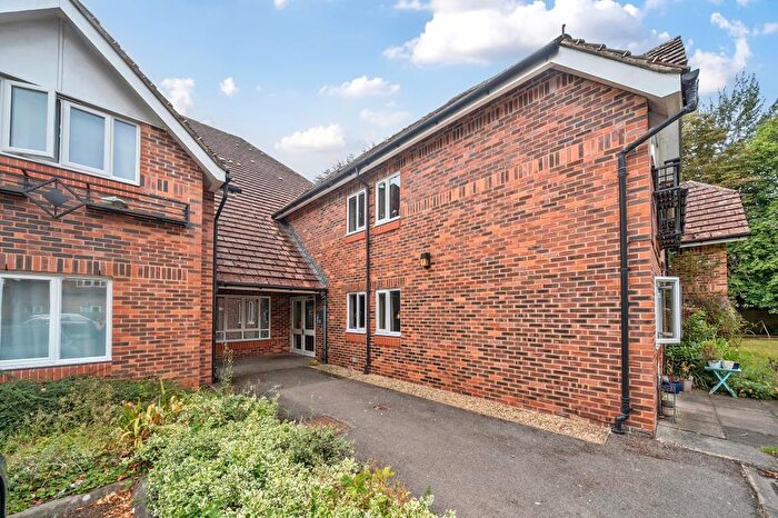 2 Bedroom Flat For Sale In Headington, Oxford, OX3