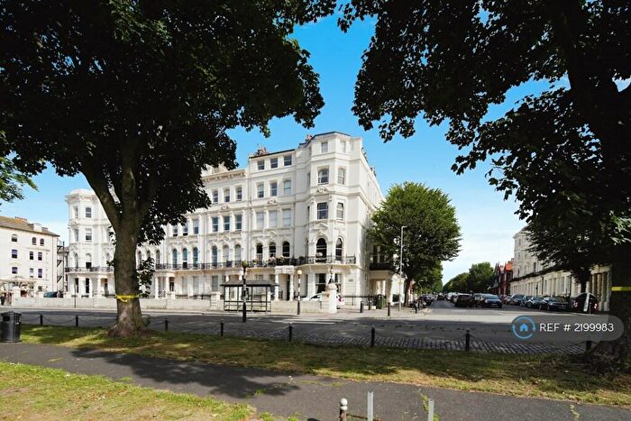 2 Bedroom Flat To Rent In Palmeira Avenue Mansions, Hove, BN3